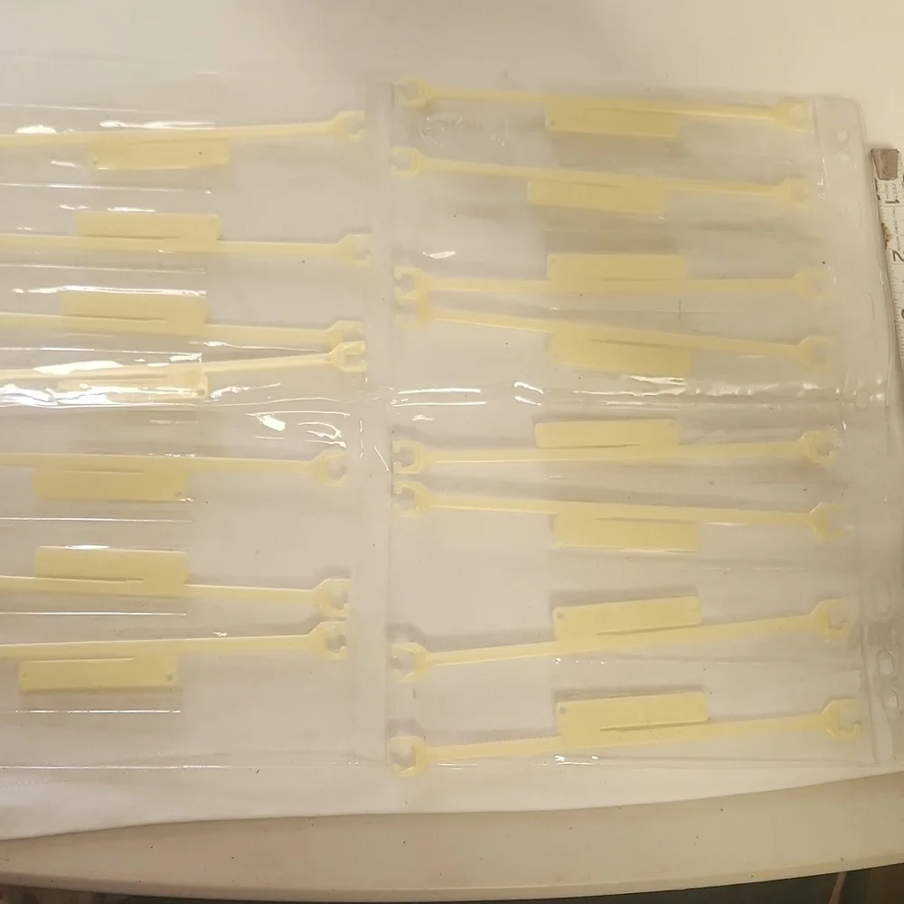 Vtg 2001 DMC Embroidery Floss Holders 24 Includes 2 Vinyl Pockets for Storage